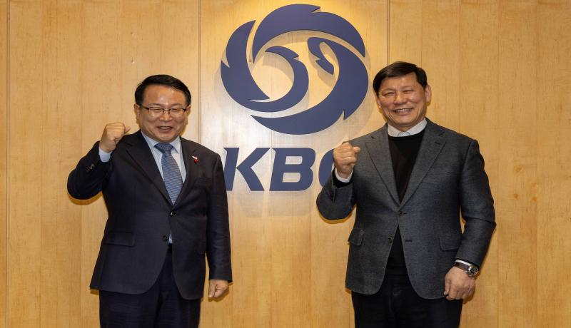 샌프란시스코 자이언츠 버스터 포지 사장, 잭 미나시안 단장 KBO 예방